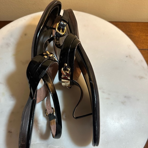 COACH black patent leather chain sandals🔥10M - Picture 4 of 12
